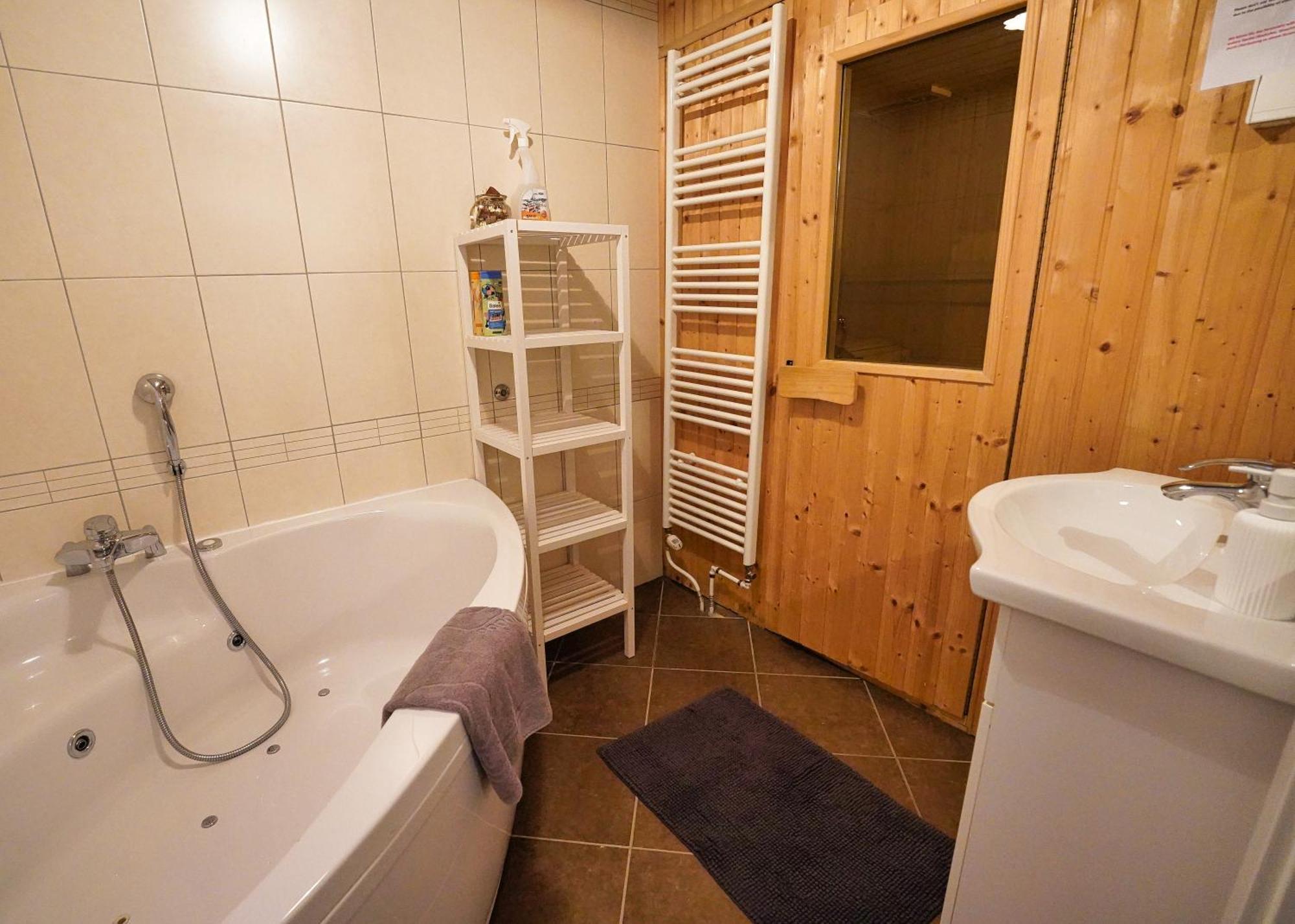 Apartment Mojstrovka With Terrace In City Center Kranjska Gora Exterior photo